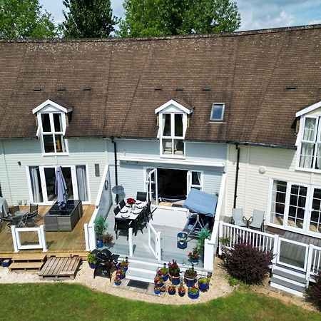 Luxury Kingfisher Lodge, Isis Lake, Within The Cotswold Waterpark Cirencester Zewnętrze zdjęcie