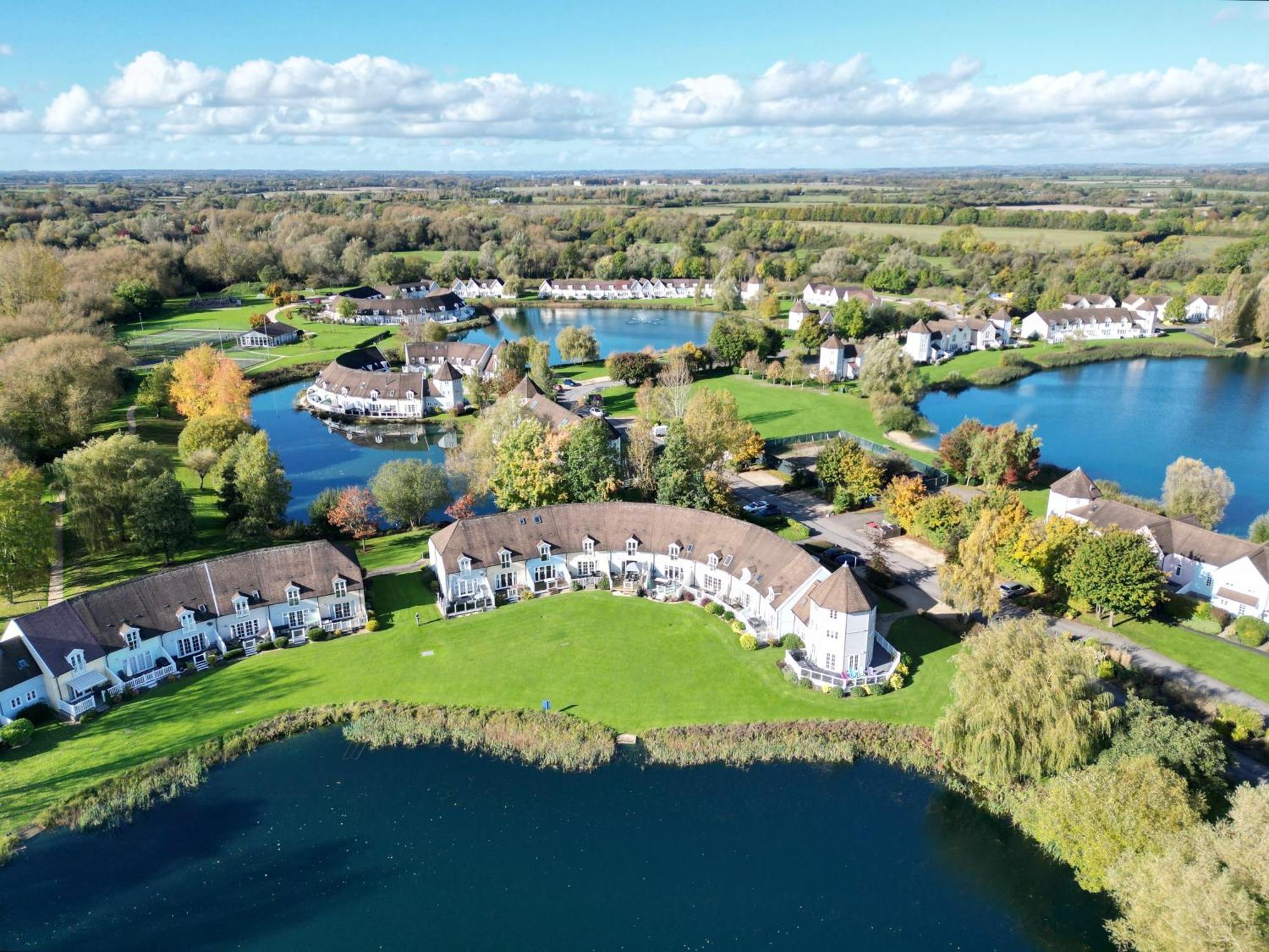 Luxury Kingfisher Lodge, Isis Lake, Within The Cotswold Waterpark Cirencester Zewnętrze zdjęcie