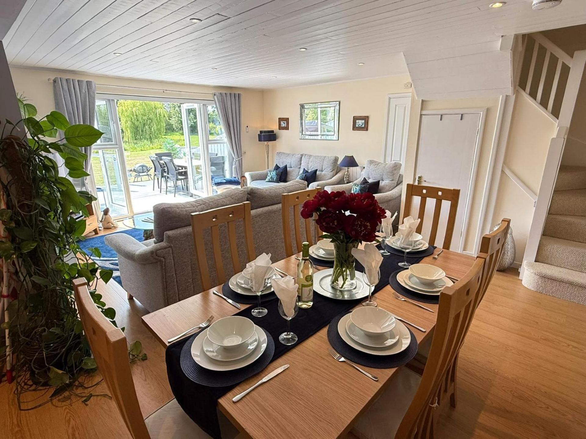 Luxury Kingfisher Lodge, Isis Lake, Within The Cotswold Waterpark Cirencester Zewnętrze zdjęcie