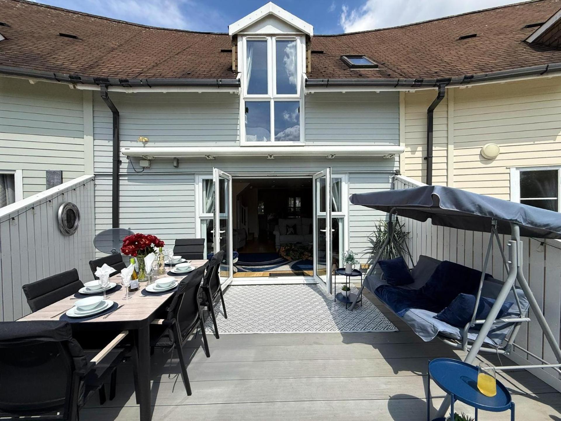 Luxury Kingfisher Lodge, Isis Lake, Within The Cotswold Waterpark Cirencester Zewnętrze zdjęcie
