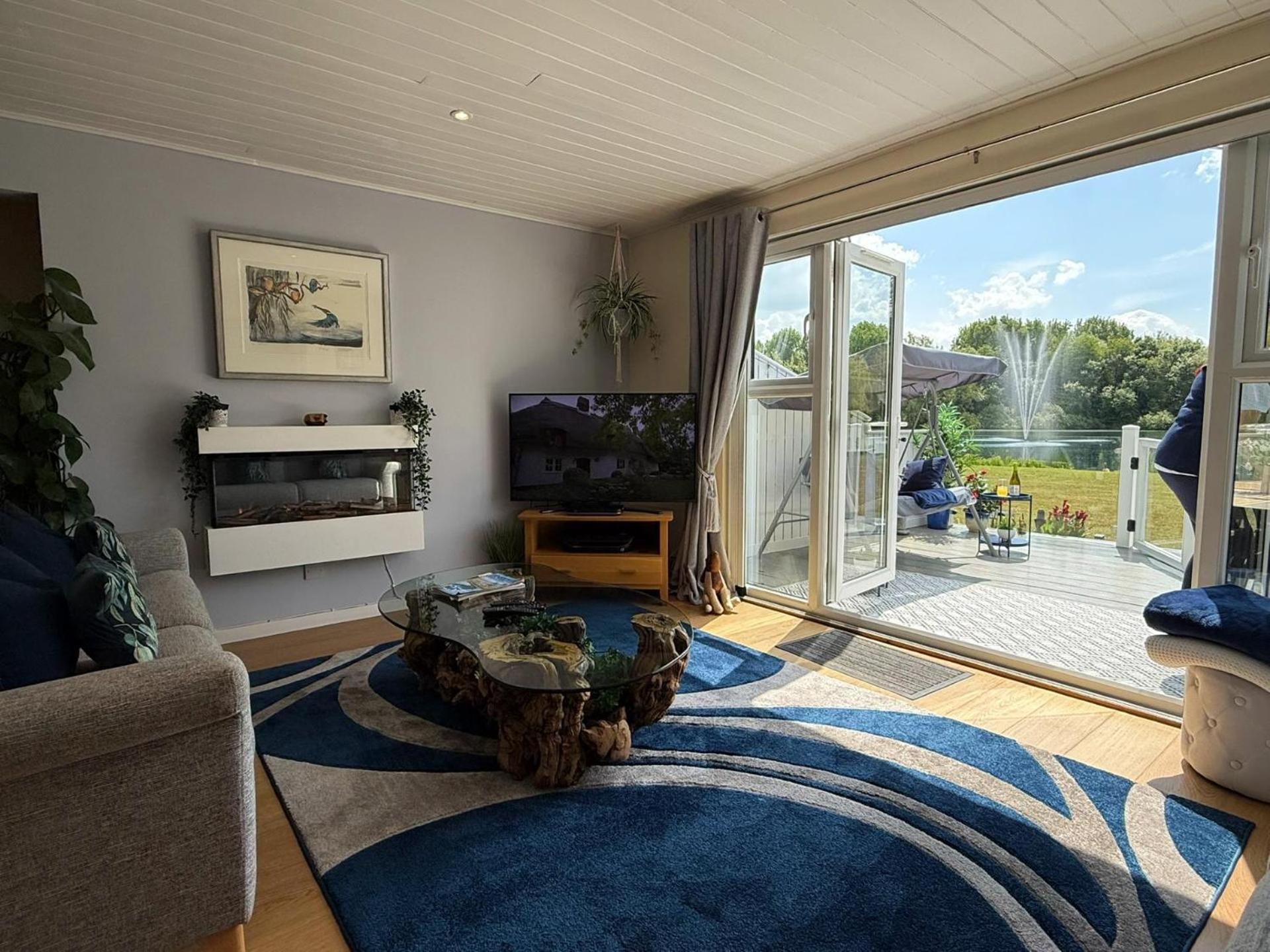 Luxury Kingfisher Lodge, Isis Lake, Within The Cotswold Waterpark Cirencester Zewnętrze zdjęcie